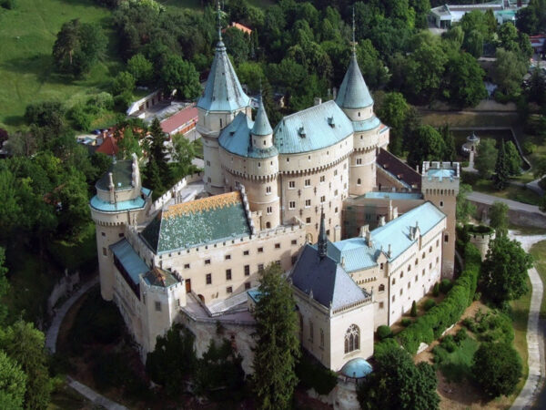 LE TUE NOZZE: CASTELLO DI BOJNICE - immagine 2