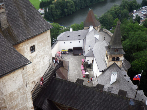 LE TUE NOZZE: CASTELLO DI ORAVA - immagine 7